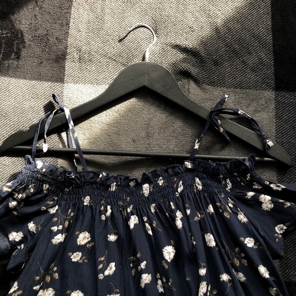 3 Garage brand tops - Picture 6 of 13